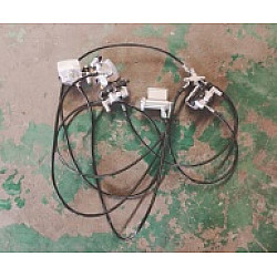 O remorcare cu patru frâne pe disc O remorcare cu patru frâne pe disc