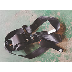 Centură de siguranță cu trei puncte Centură de siguranță cu trei puncte